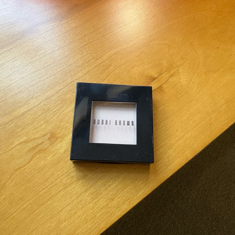 Bobbi Brown Eyeshadow, Shell 17, Soft Pink